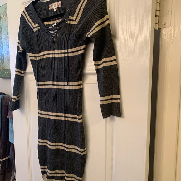 Midi Sweater Dress - Picture 3 of 3